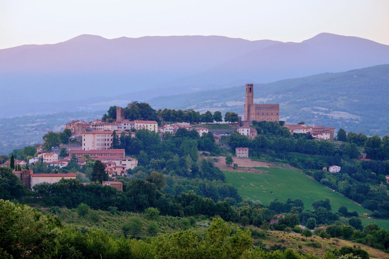 La Valle del Casentino - Das Casentino-Tal - El Valle del Casentino - The Casentino Valley - Foto di alefolsom da Pixabay